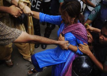 দমনেই সমাধান খুঁজছে সরকার