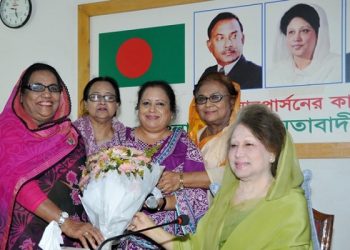 হাসিনা ভদ্রভাবে কথা বলতে পারেন না