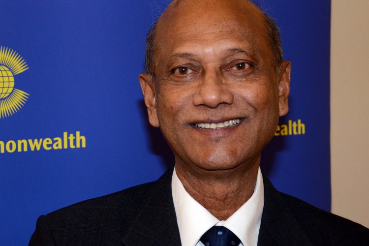 অর্থমন্ত্রীর প্রলাপ শোনা যাচ্ছে, কিন্তু শিক্ষামন্ত্রী চুপ কেন?