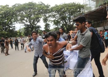 ছাত্রলীগের ভয়ঙ্কর সন্ত্রাসের কাছে সারাদেশে সাধারণ ছাত্ররা জিম্মি