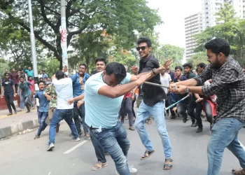ভোটের নামে চলছে সহিংসতা