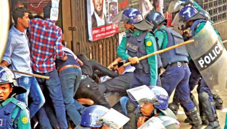 সরকার আগে থেকেই পলায়নের রাস্তা খুলে রেখেছে