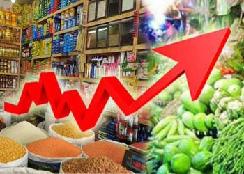 দ্রব্যমূল্য নিয়ন্ত্রণের বাইরে, বেড়েছে তেলের দাম