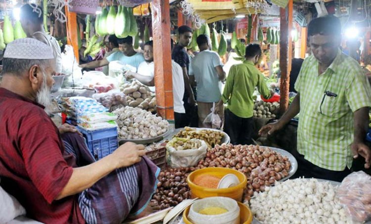 দেশে পণ্যের দাম প্রতিনিয়ত বাড়ছে