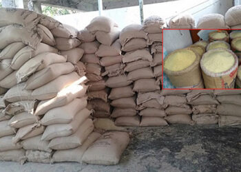 আওয়ামীলীগারদের ত্রানচুরি